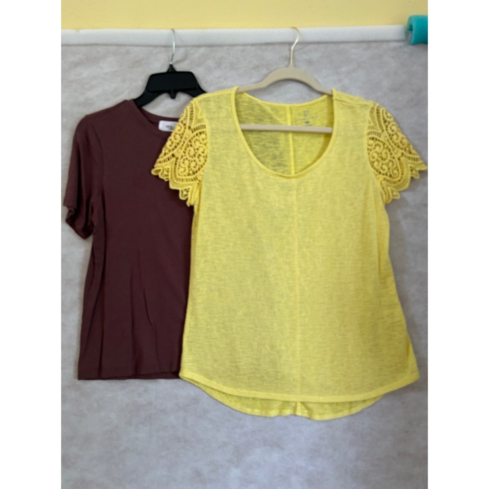 New York & Company Yellow Lace Top & Carly Jean Mauve Tee Bundle Womens Large
